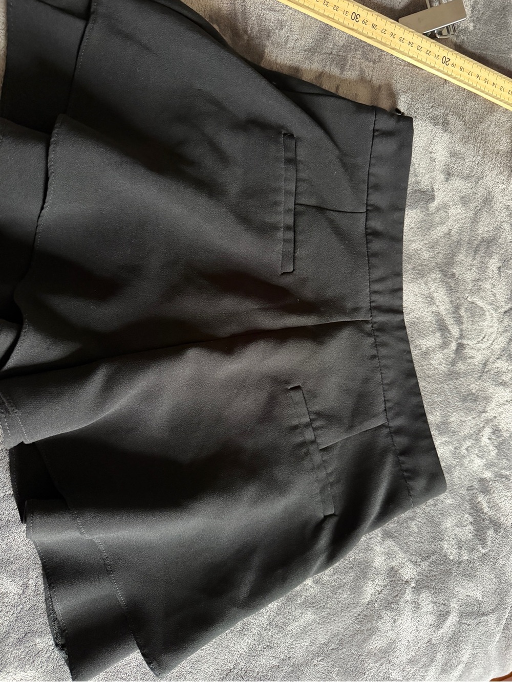 Zara Black Ruffle Hem Shorts - Picture 4 of 7